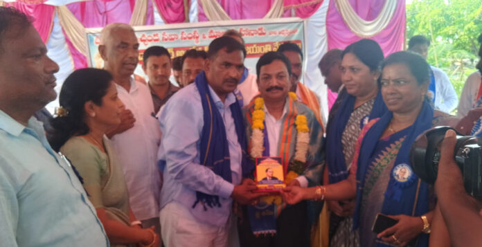 ప్రముఖ వైద్యులు ప్రభాకర్ కు ఘన సన్మానం