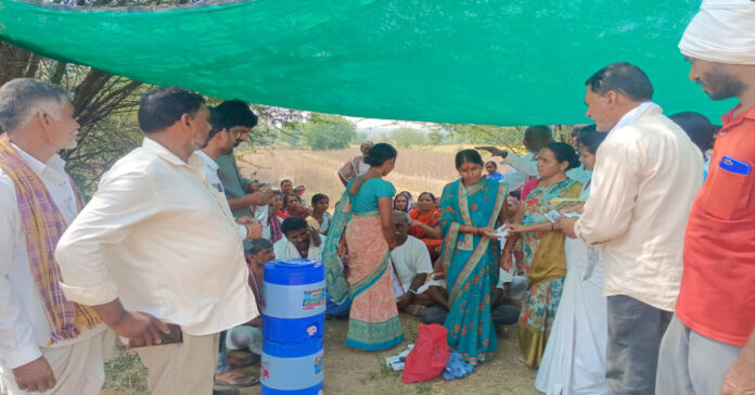 Sarpanch provides water facilities to employment guarantee workers in Peddaedgi