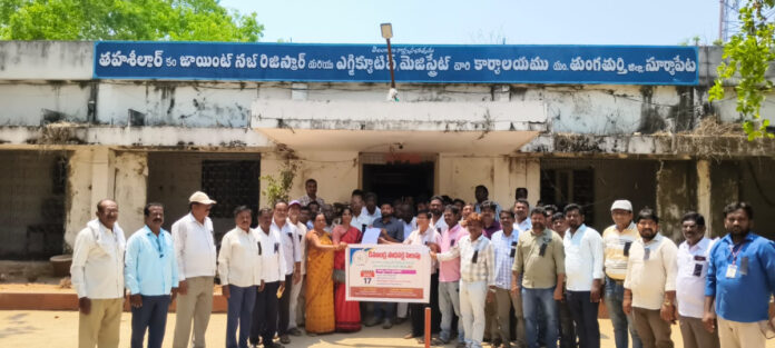 Employee problems should be resolved immediately