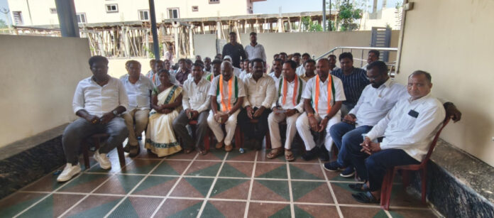 The public government's resolve is to stand by the farmers.