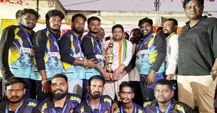 యువత చదువుతోపాటు ఆటల్లో రాణించాలి.