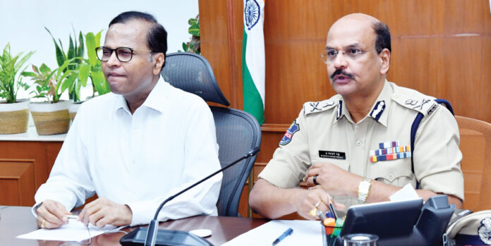 రోడ్డు ప్రమాదాల నివారణకు గ్రామ స్థాయిలో కమిటీలు