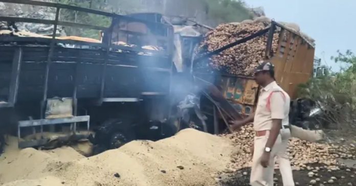 ఘోర రోడ్డు ప్రమాదం.. లారీ డ్రైవర్ సజీవదహనం