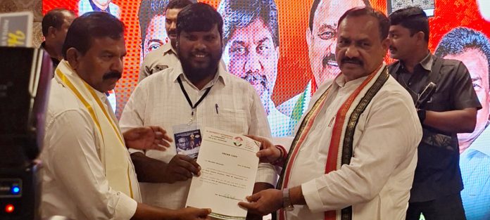 టీపీసీసీ ఎస్ సి రాష్ట్ర ప్రధాన కార్యదర్శిగా మీదింటి సురేందర్