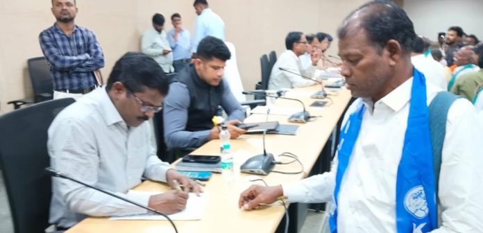 Public hearing under the auspices of KVPS on the encroachment of government land