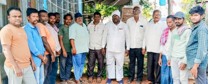 భవన నిర్మాణ కార్మికుల సంక్షేమాన్ని గాలికొదిలేశారు