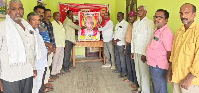 Elugala Balayya, a leader who was committed to the principles of the Red Flag throughout his life