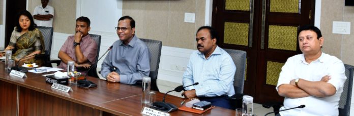 ఉద్యోగులకు మెరుగైన వైద్యం
అందించడమే ప్రభుత్వ లక్ష్యం