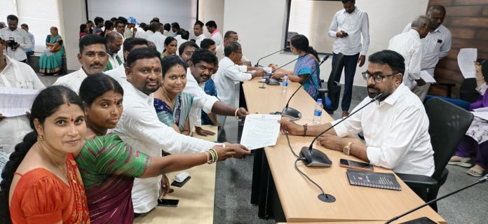 సర్వే నెంబర్ 518ని నిషిద్ధ జాబితా నుండి తొలగించాలి
