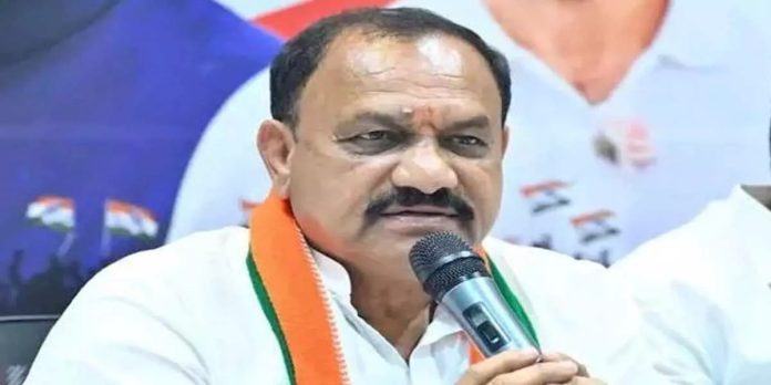 షబ్బీర్ అలీకి షోకాజ్ నోటీసులు..స్పందించిన టీపీసీసీ చీఫ్