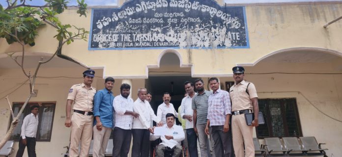 జర్నలిస్టుల పిల్లలకు ఫీజులో రాయితీ ఇవ్వాలని వినతి