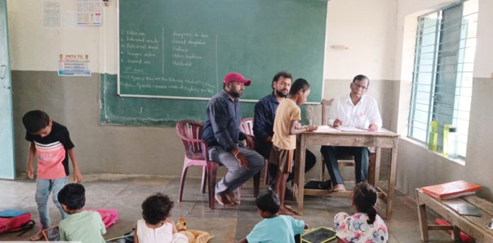 ఉపాధ్యాయులు సమయపాలన పాటించేలా చూడాలి
