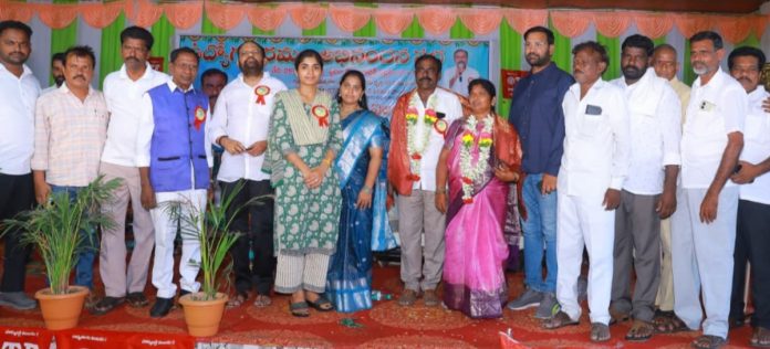 విద్యా వ్యవస్థకు గురువులే మూలస్థంభాలు