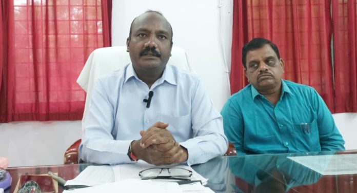 గ్రామస్థాయిలో ఈ చట్టాన్ని అమలు చేయాలి
