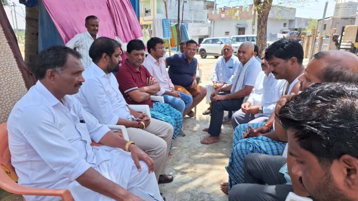 కుటుంబ సభ్యులకు పరామర్శ