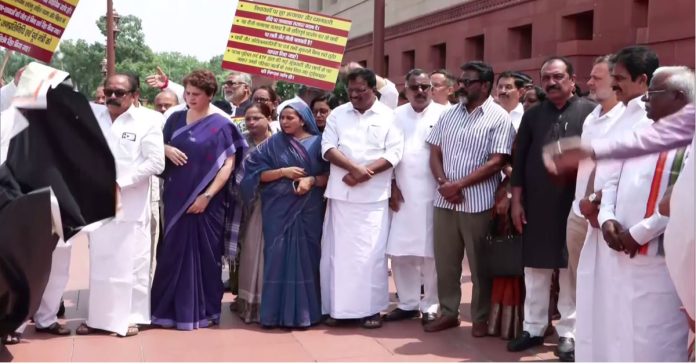 కేంద్ర హోంమంత్రి అమిత్ షా సమాధానం చెప్పాలి