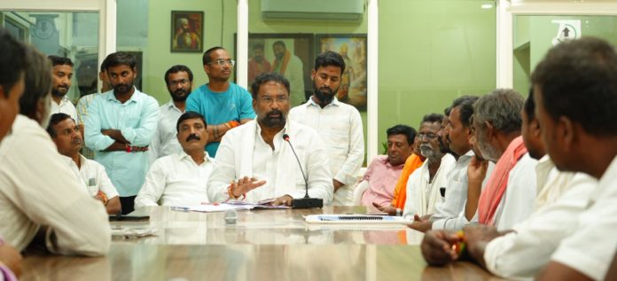 గ్రామాలభివృద్ధికి మంత్రి శ్రీహరి ప్రత్యేక కార్యాచరణ