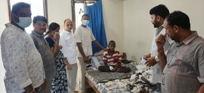 క్యాన్సర్తో బాధిత చిన్నారికి అండగా ఎమ్మెల్యే