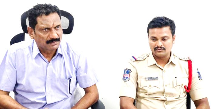 ఏసీబీకి చిక్కిన
కీసర సీఐ, ఎస్ఐ