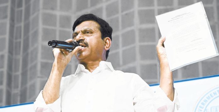 దళితుల భూమి ఒక్క అంగుళం తీసుకోం