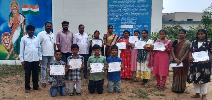స్వచ్ఛతా హి సేవా క్విజ్ ధ్రువీకరణ పత్రాల పంపిణీ