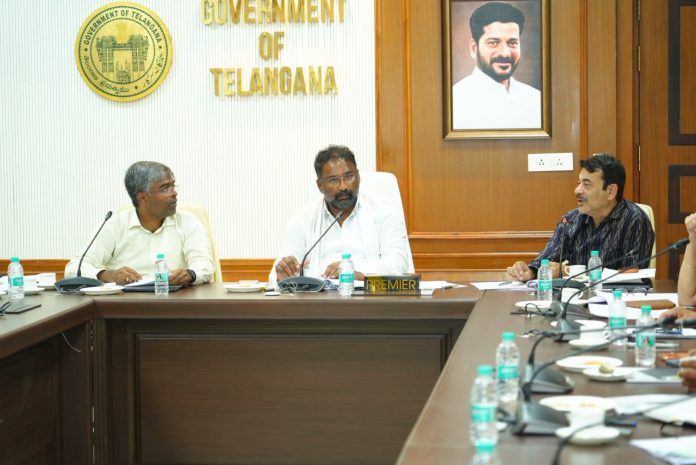 జంతు సంక్షేమం, ప్రజా భద్రతకు ప్రాధాన్యత: మంత్రి వాకిటి శ్రీహరి