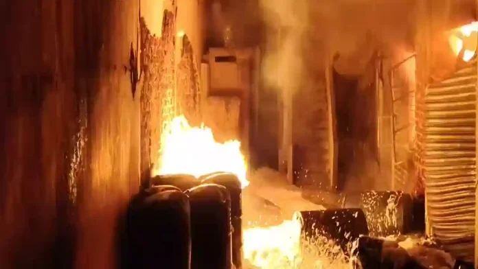 కూకట్పల్లిలో భారీ అగ్నిప్రమాదం