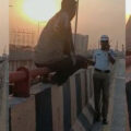 a-man-attempted-suicide-on-the-flyover