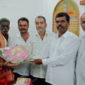 villagers-of-khandebhallur-honor-chautuppal-dcp