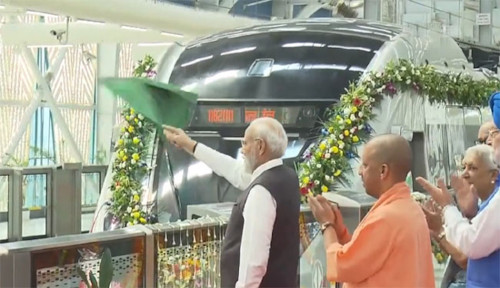 modi-launched-the-first-rapidx-train-to-hit-the-tracks