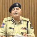 be-alert-hyderabad-cp-warning-for-young-women