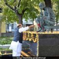 Rajnath pays tribute to Gandhi in London