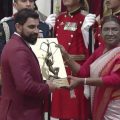 shami-received-the-arjuna-award-from-the-hands-of-draupadi-murmu