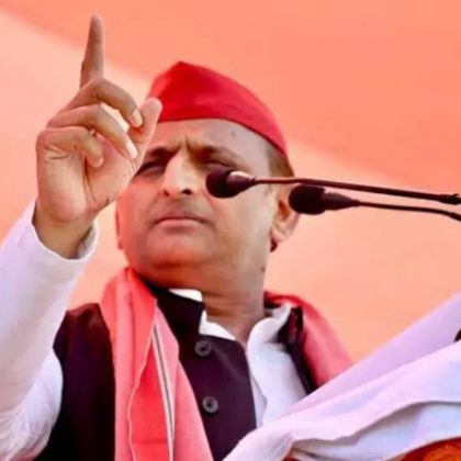 akhilesh-yadav-disappeared-from-bjp-in-both-phases