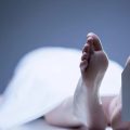 mother-and-child-died-in-childbirth-in-the-light-of-cell-phone-torchlight