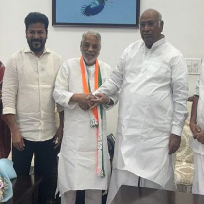 kk-joined-the-congress-party-in-the-presence-of-mallikarjuna-kharge