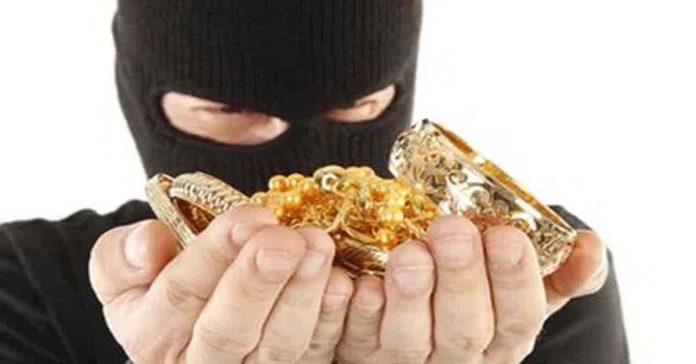 Massive theft in Chaderghat