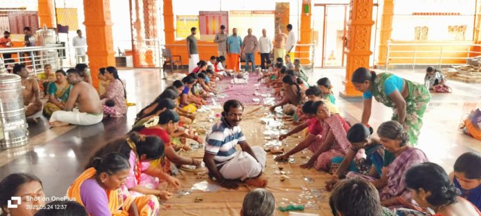 Hundy count in Sri Califtywawa Swami Temple 