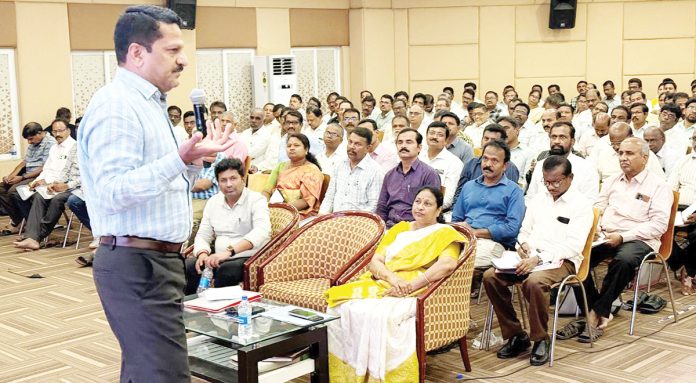 confidence in government schools