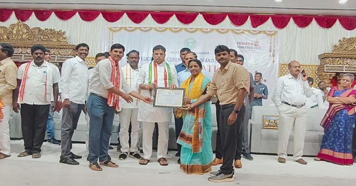 Minister Sridhar Babu felicitates the AYUSH team..