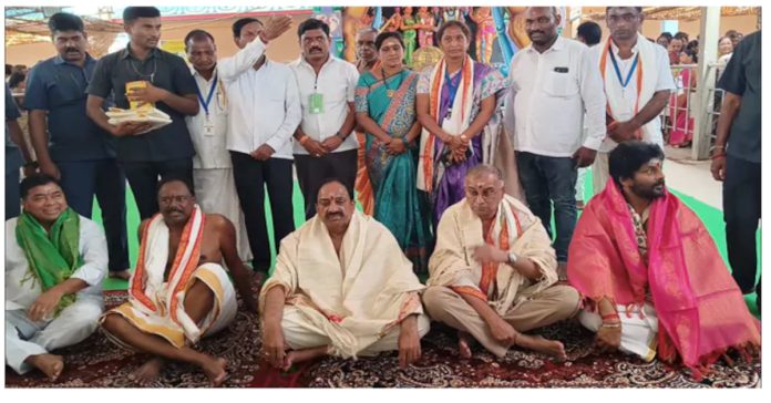 Saraswati Pushkaram in full swing.. Minister Tummala attended