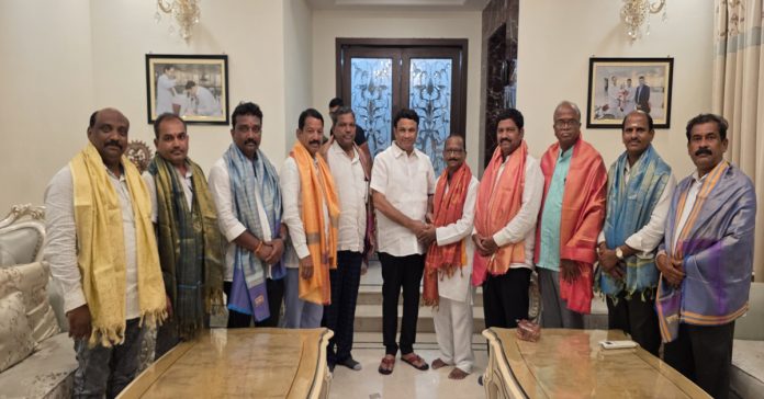 New Padmasali Sangam executive committee meets former MLA