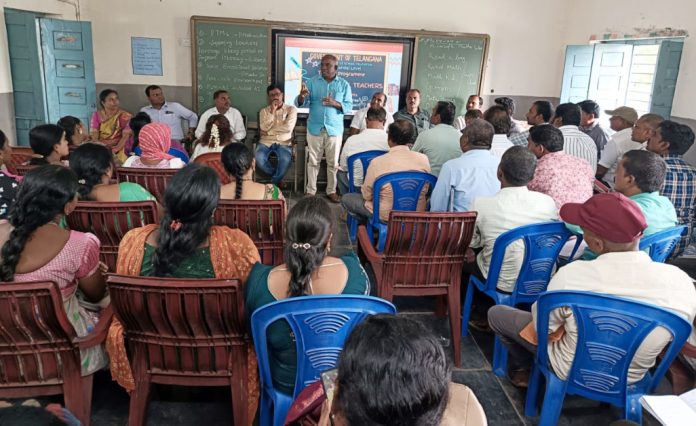 Teachers are prospective community producers.!