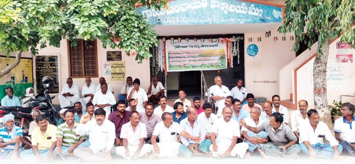 Congress's tactics to evade farmer assurance