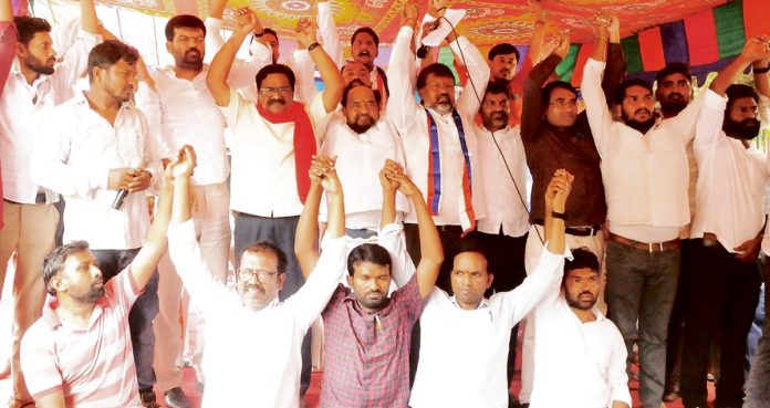 Two lakh jobs need to be filled immediately