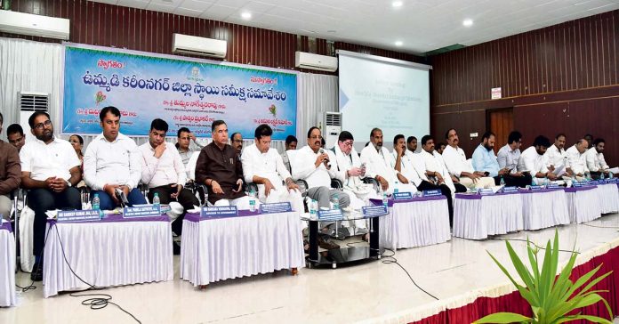 The united Karimnagar district should be made a leader.