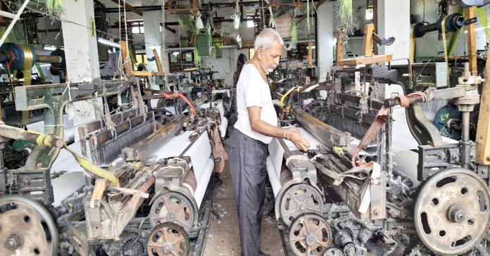 చీకట్లో ఆసాముల బతుకులు