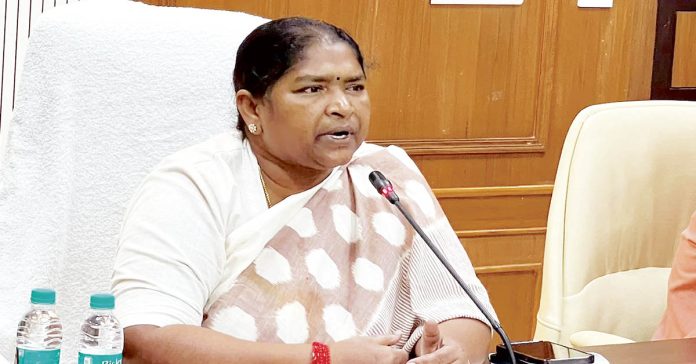 We condemn the attack on Maha News: Minister Seethakka