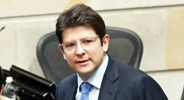 Fires on Colombia's presidential candidate