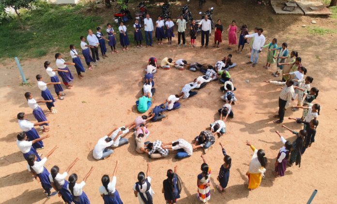Anti-drug pledge at Uplur school